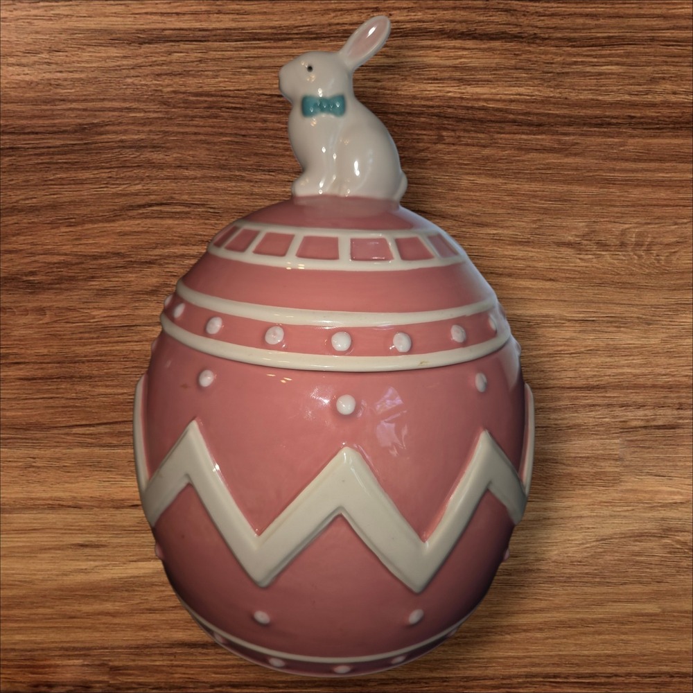 YuYu Neiman Marcus Pink White Embossed Pattern Easter Egg Cookie‎ Jar Bunny Top